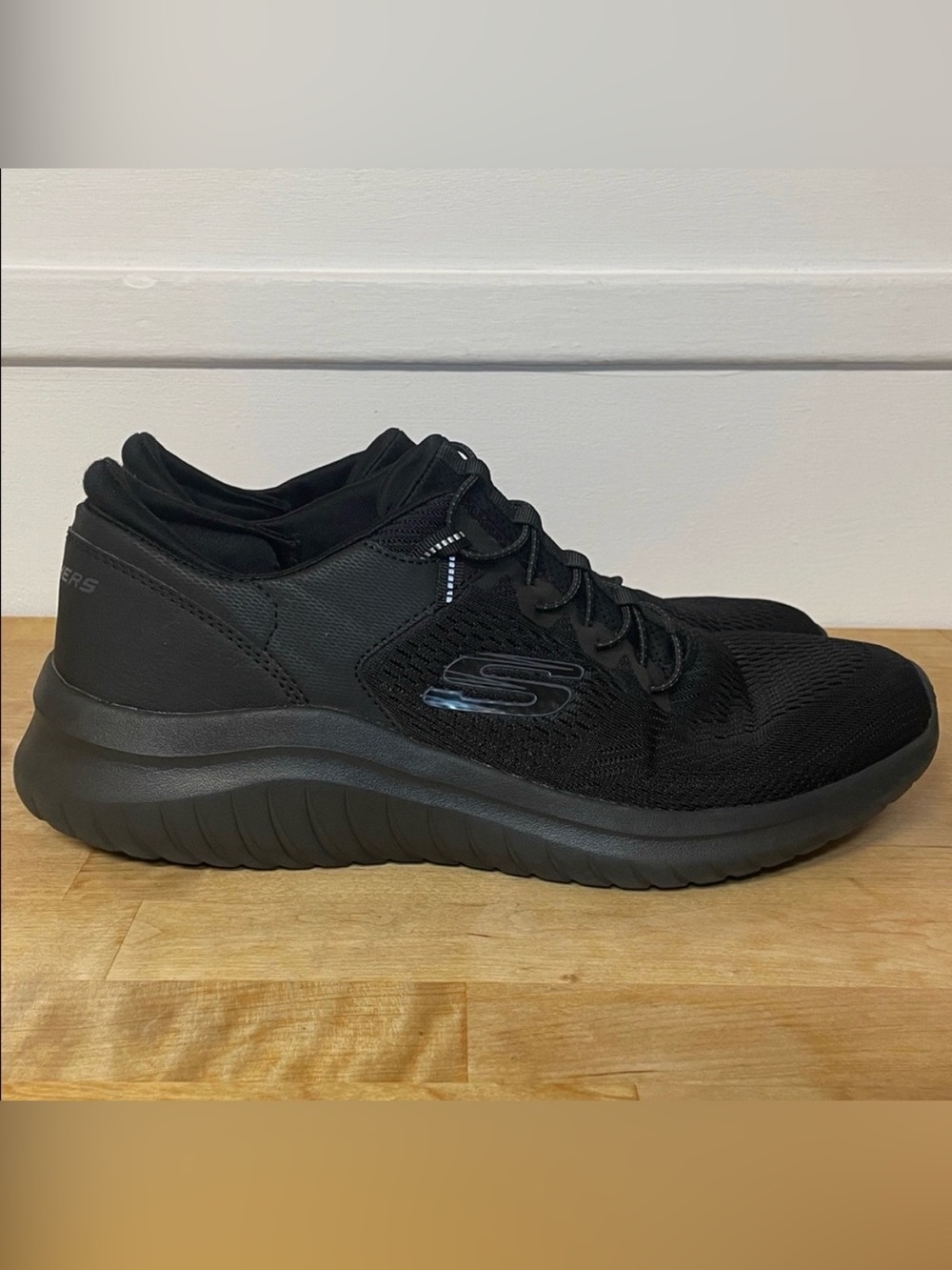 Skechers Ultra Flex 2.0 Mirkon slip-on sneakers in black mesh knit men’s size 11